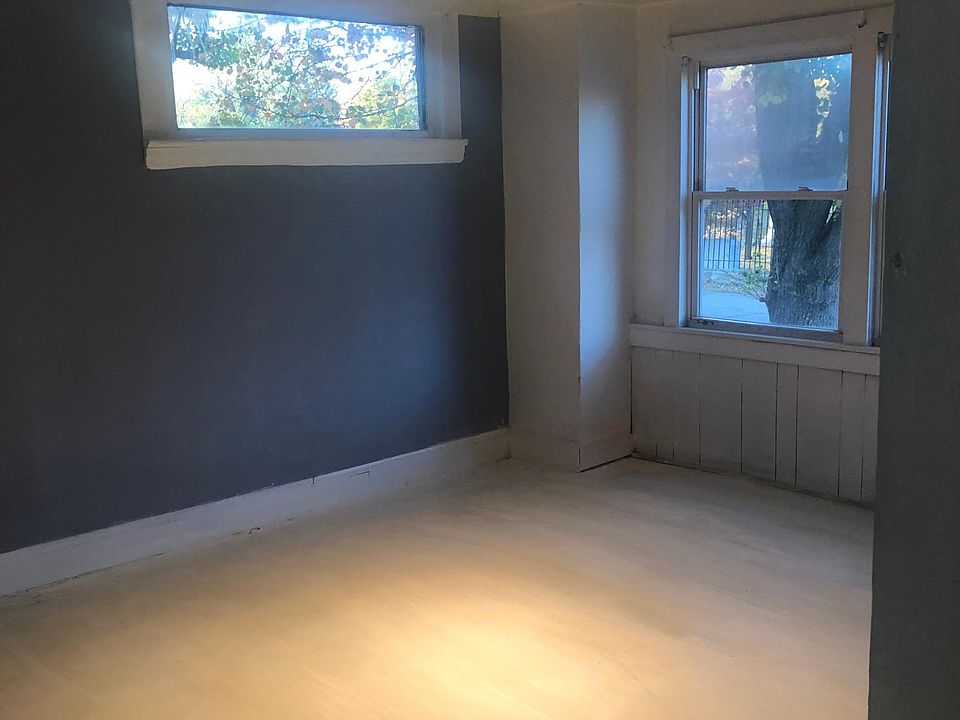 1st image of 248 Oxford Ave