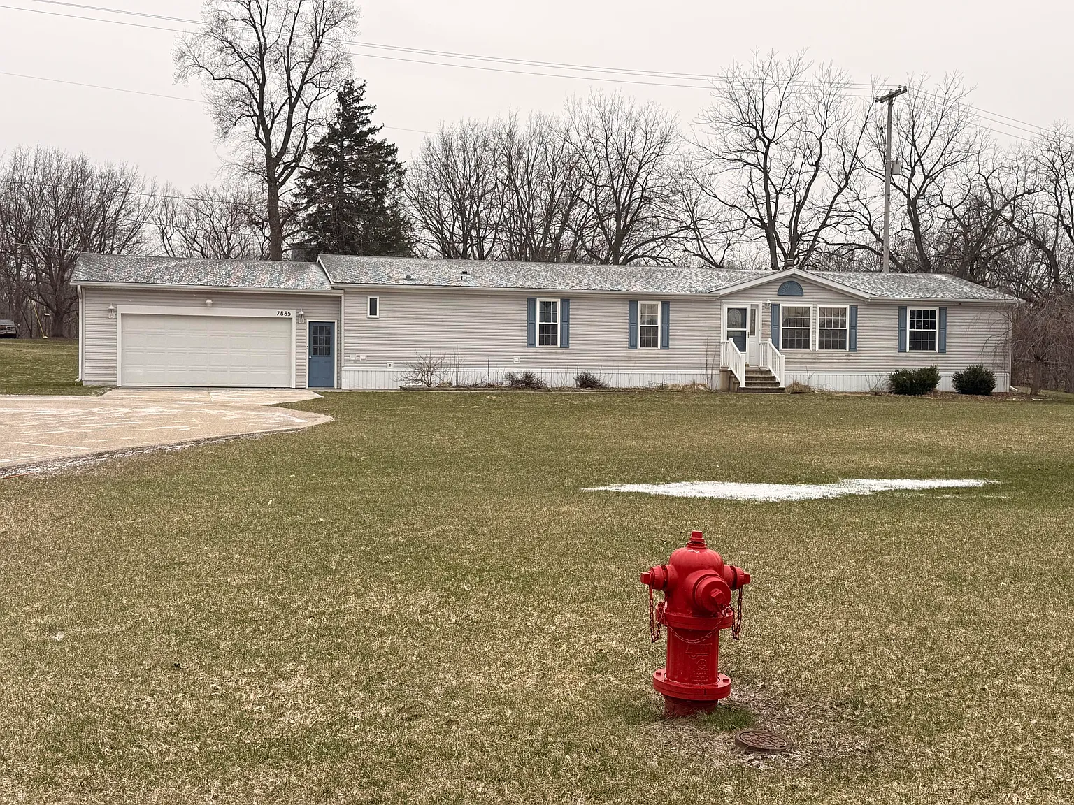 7885 Prairie Falcon Ct SE photo 1