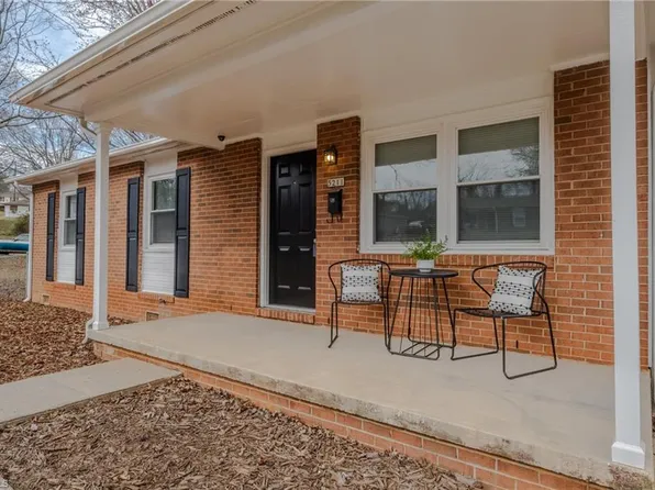 5211 Butterfield Dr, Winston Salem, NC 27105
