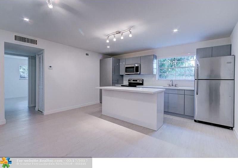 1st image of 645 NE 10th Ave #11091471