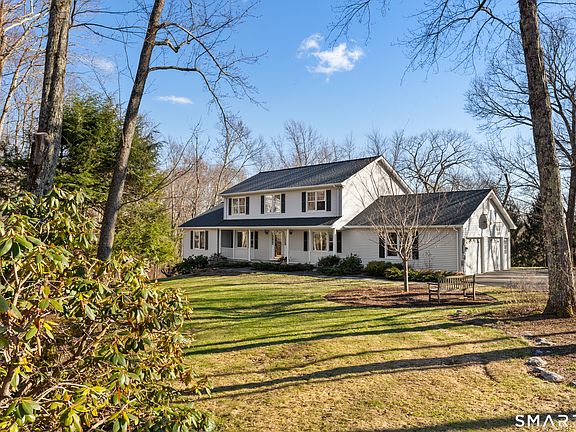 2nd image of 5 Autumn Ridge Road