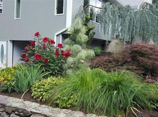 42 Church Rd, Airmont, NY 10952