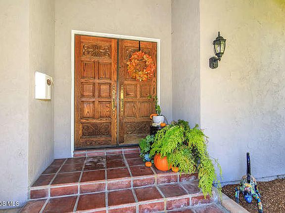 4th image of 2263 Glenbrook Ave