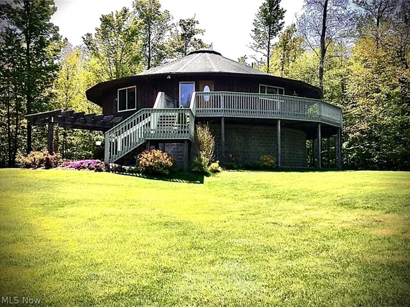 4509 Burkholder Dr, Geneva, OH 44041