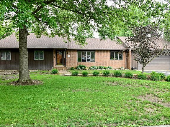 2nd image of 910 McAuliffe Pl