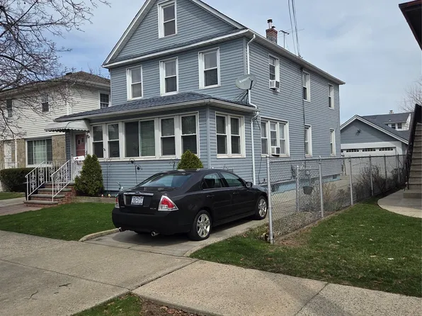 4829 Oceania Street, Oakland Gardens, NY 11364