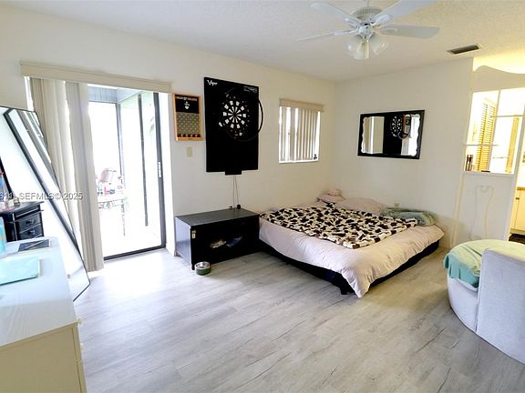 4th image of 1160 Tyrone St