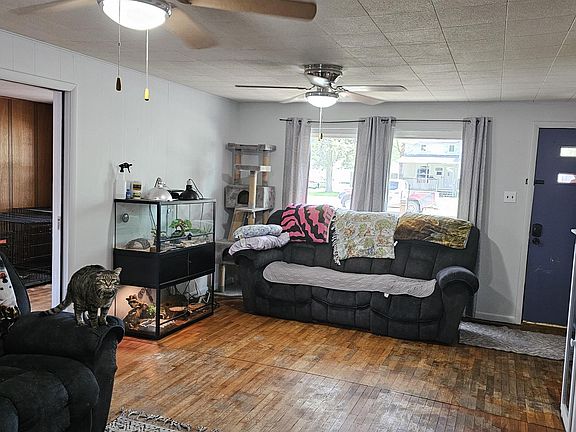 5th image of 810 Ellinwood St
