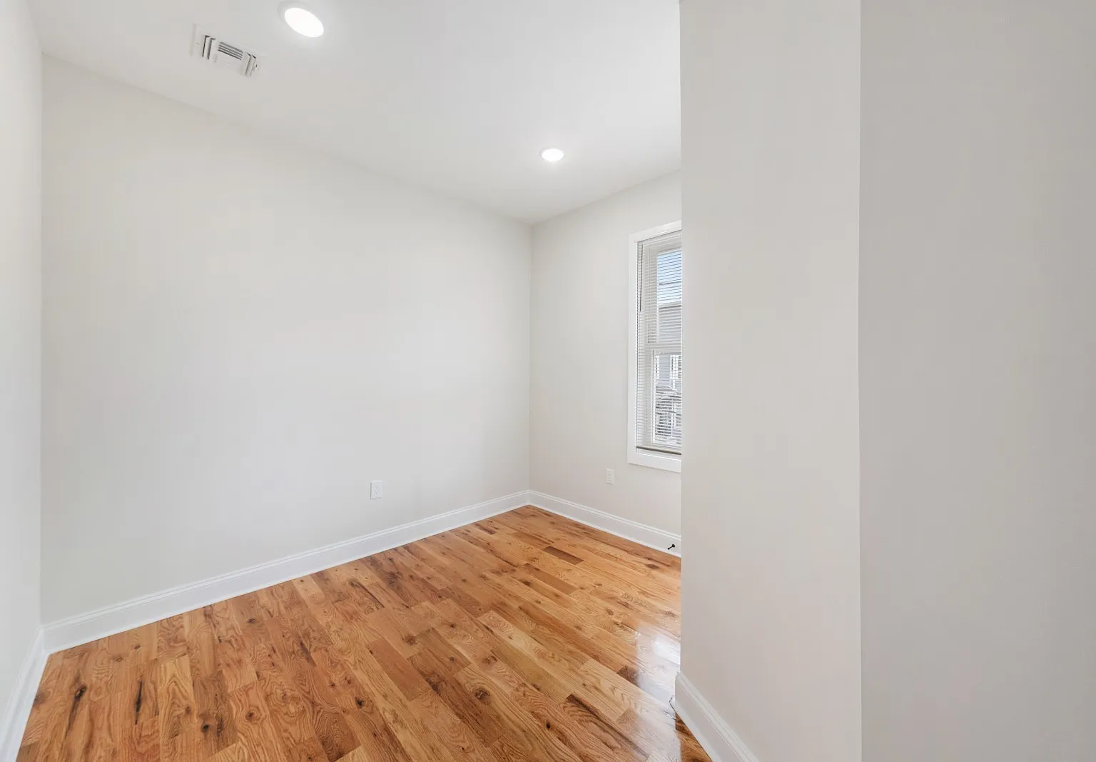 18 Taylor Street - 2FL — Photo 4
