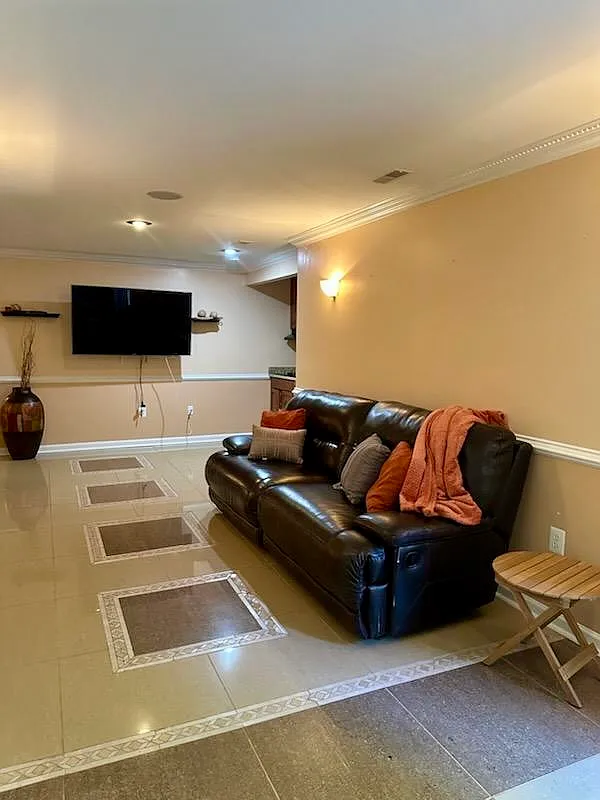 1 bed, 3650 sqft, $1,695 — Photo 3