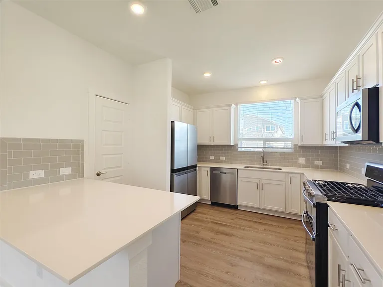 7417 Sagira Path — Photo 10