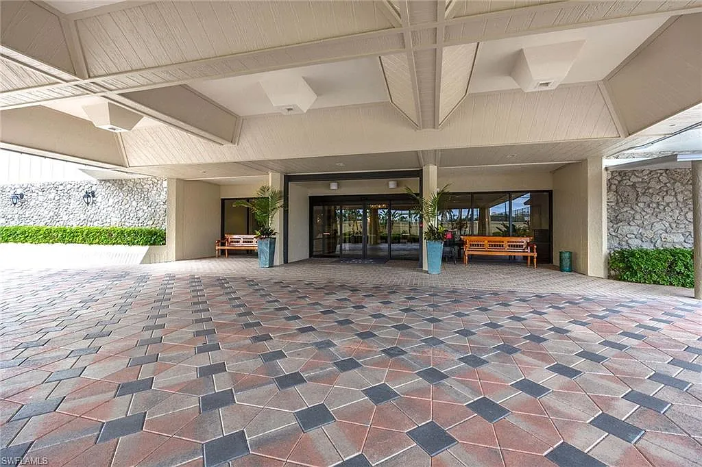 2 bed, 2.5 bath, 1836 sqft, $12,500 — Photo 4