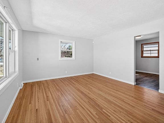 3rd image of 5844 Washburn Ave S