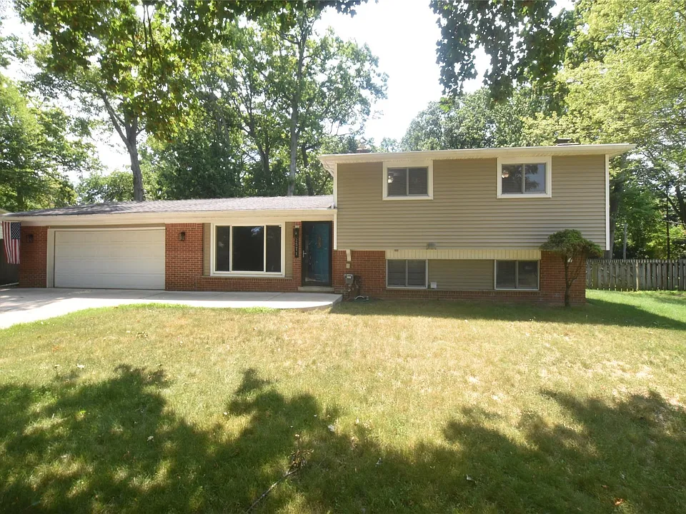 2571 Red Arrow Dr
