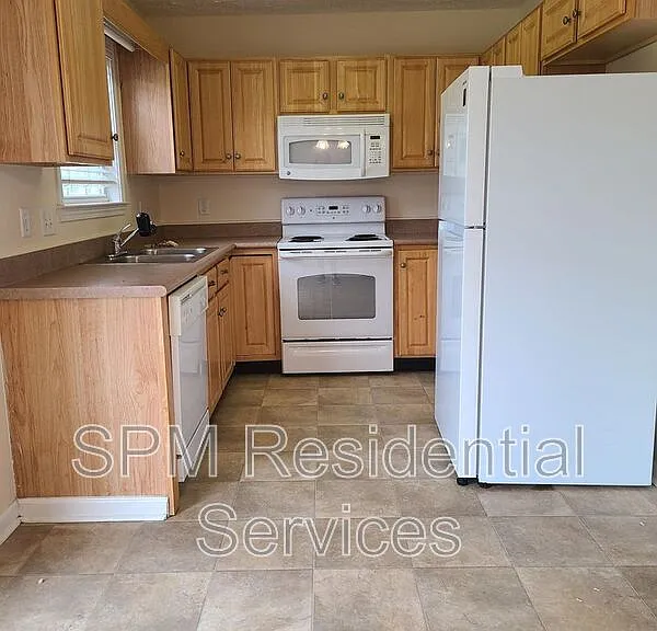 9499 Huckabee Dr NE — Photo 3