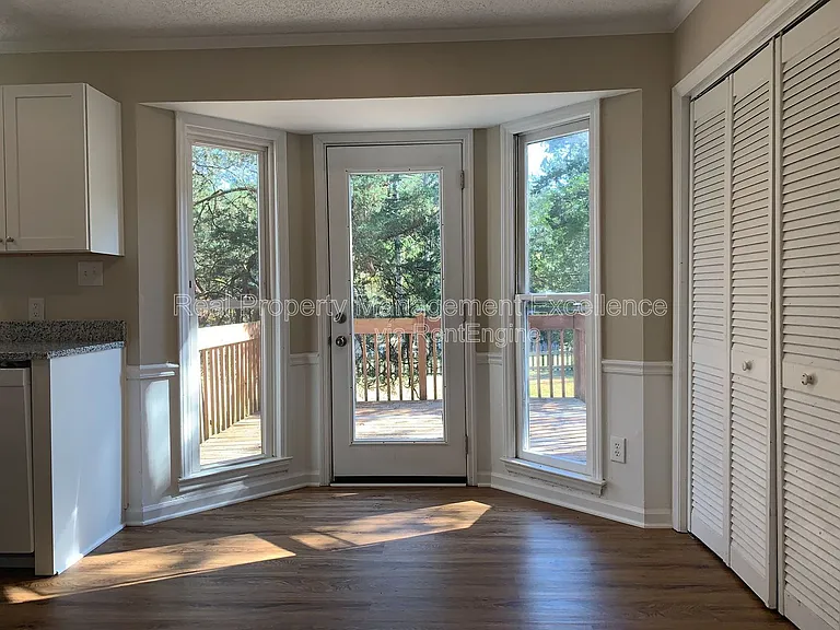 4437 Whisperwood Dr — Photo 4