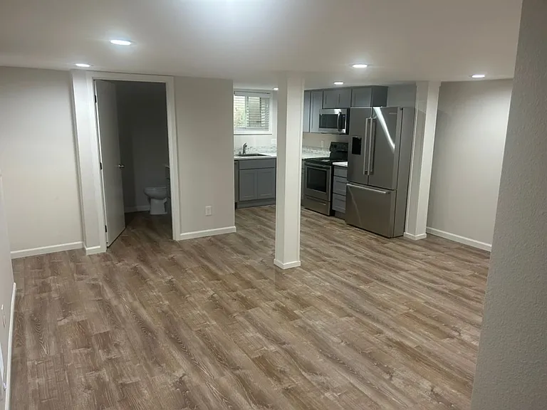 2334 NW Kearney St — Photo 2
