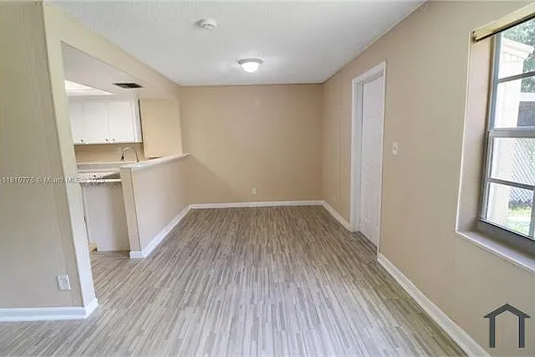 1354 Seaview — Photo 8