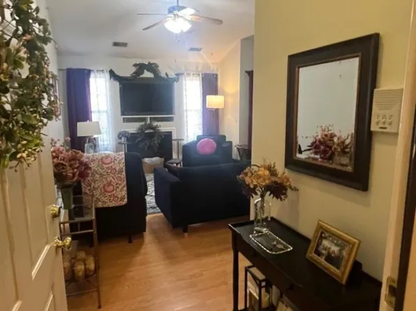 692 Honeybrook Cir #692, Lopatcong Twp., NJ 08886