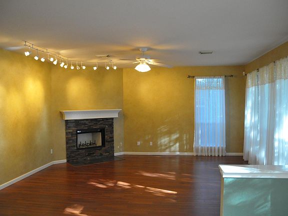 5th image of 2647 Lakehills St