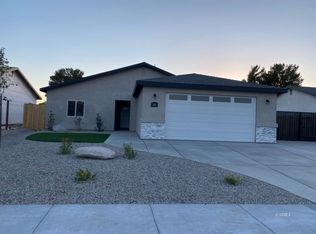 805 Paradise Dr, Ridgecrest, CA 93555