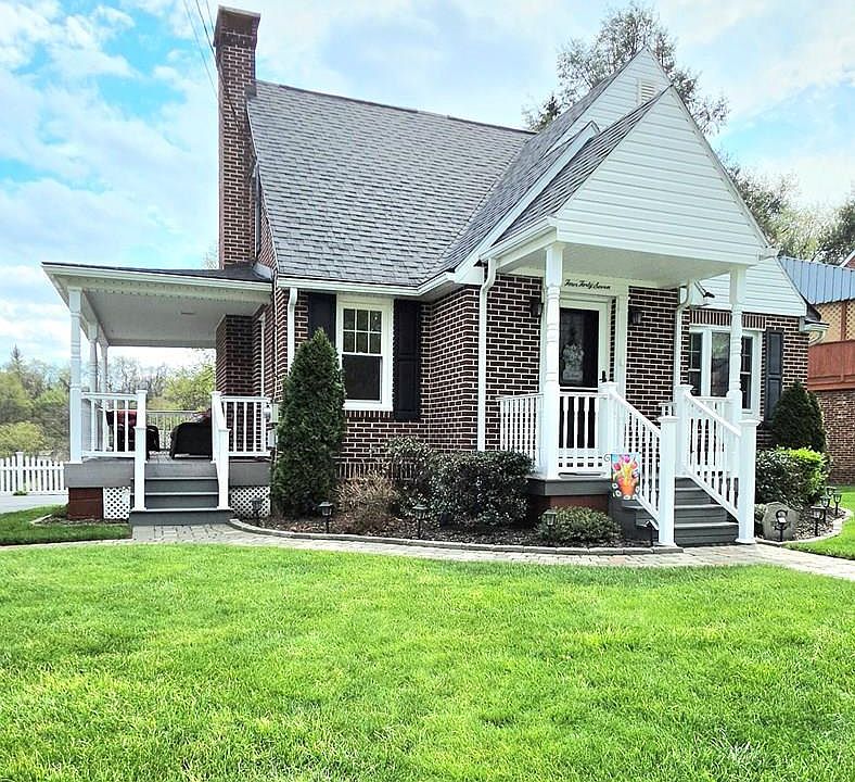 1st image of 447 Tiffany St