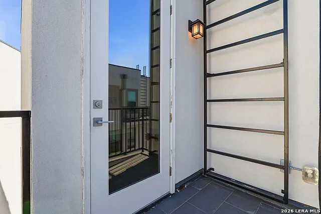1817 N Saint Marys St #301 — Photo 25