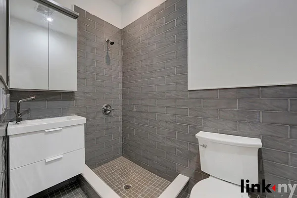 Rented by Link NY Realty | media 12