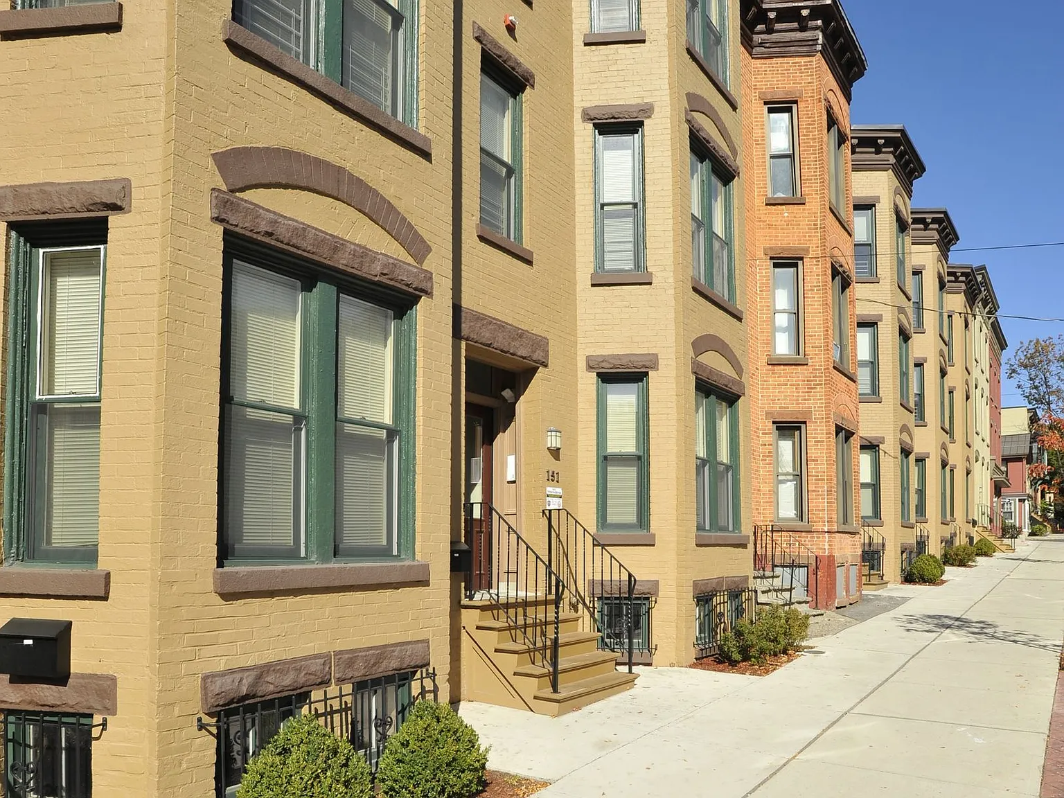 Knox Street Apartments — Photo 2