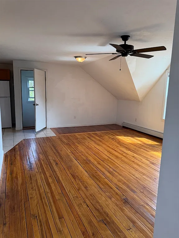 3 bed, 1.0 bath, 1000 sqft, $2,000 — Photo 3