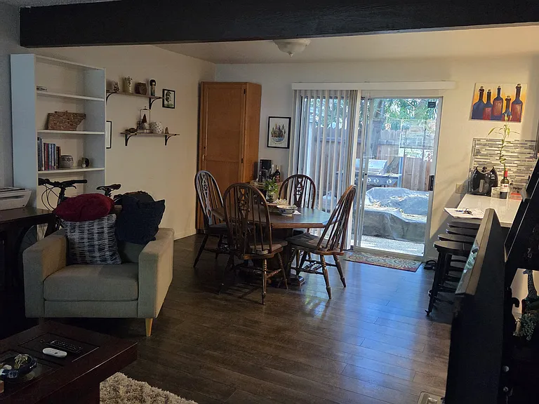 1569 Drake Dr — Photo 4