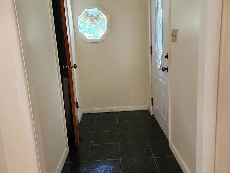 480 Frenchtown Rd — Photo 17