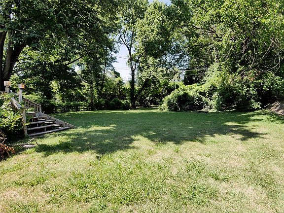 3rd image of 715 Science Hill Dr