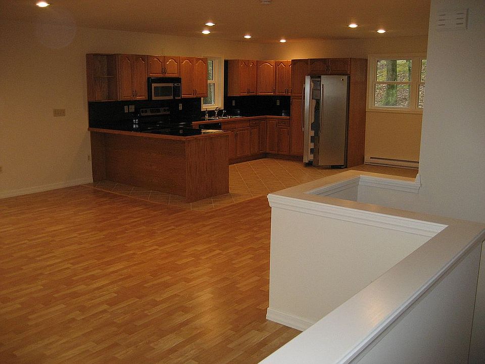 2nd image of 74 Ferris Rd