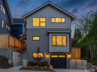 2206 NE 70th St, Seattle, WA 98115