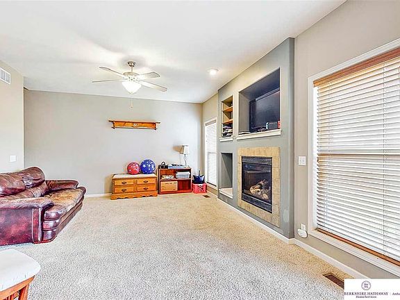 4th image of 7406 Peters St