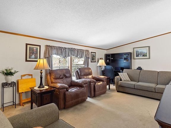 3rd image of 13 Kelly Ln