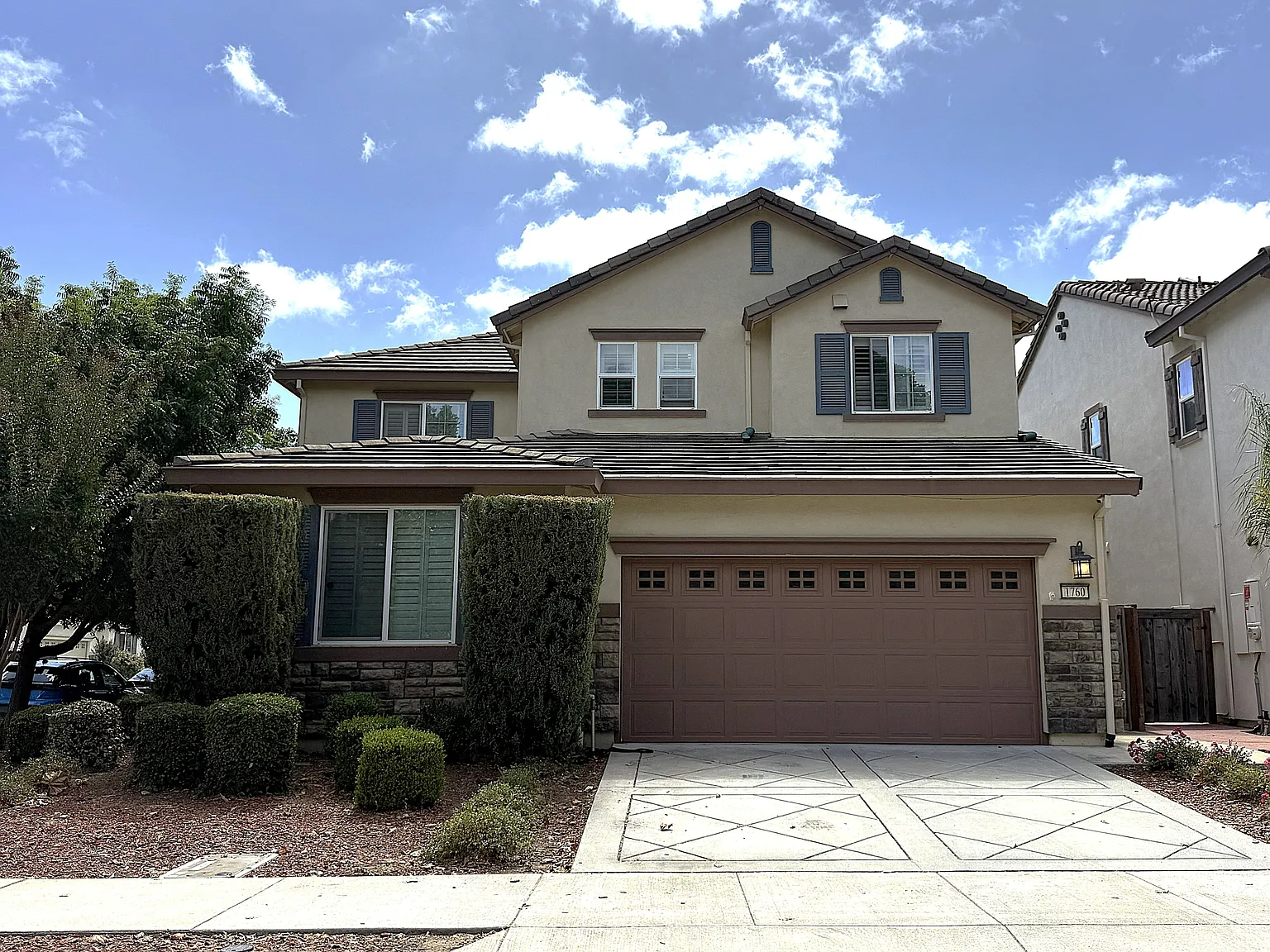 4 bed, 2656 sqft, $5,200 — Photo 1