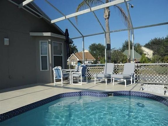 2nd image of 3089 Bloomsbury Dr