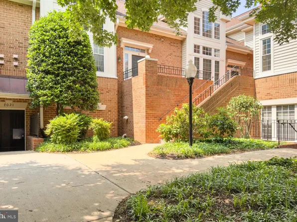 7021 Haycock Rd APT K, Falls Church, VA 22043