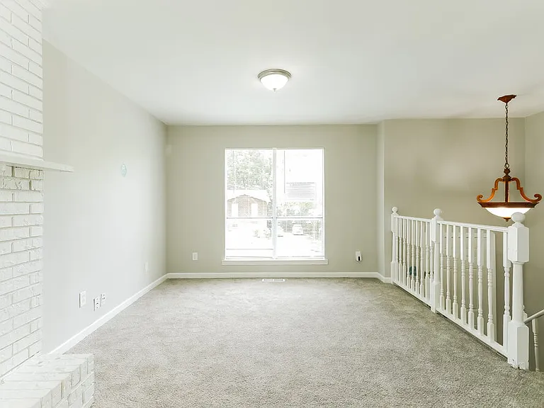 232 Glenvalley Ln NW — Photo 4