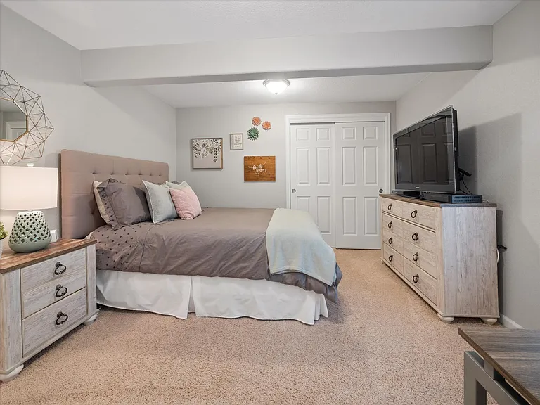 1048 Orion Way — Photo 41
