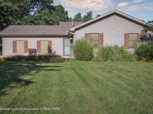 1797 N Michigan Rd, Eaton Rapids, MI 48827