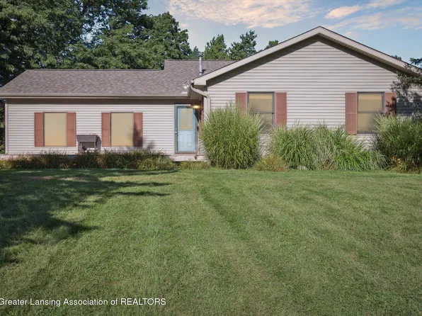 1797 N Michigan Rd, Eaton Rapids, MI 48827