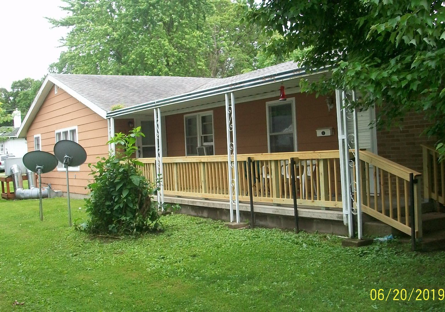 211213 W Locust St, Watseka, IL 60970 MLS 10424430 Zillow