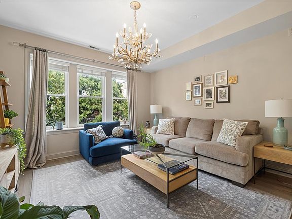 5th image of 1515 W Cullom Ave APT 2