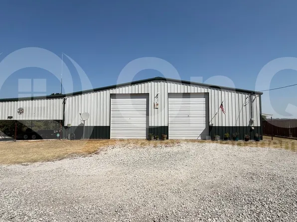 925 Jennings Ln, Azle, TX 76020