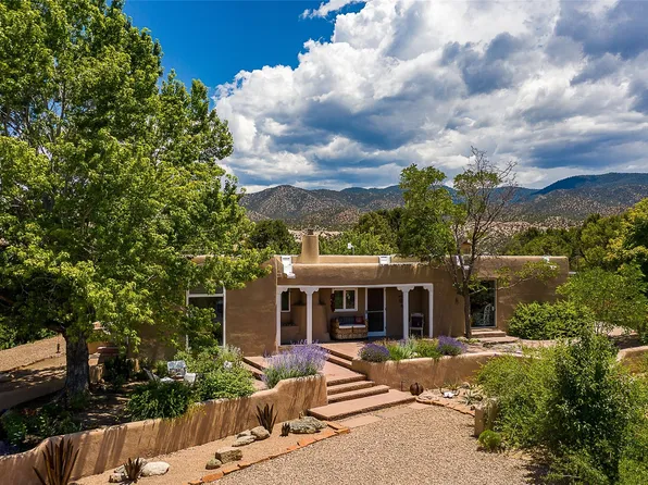 86-B Paseo Encantado NE, Santa Fe, NM 87506