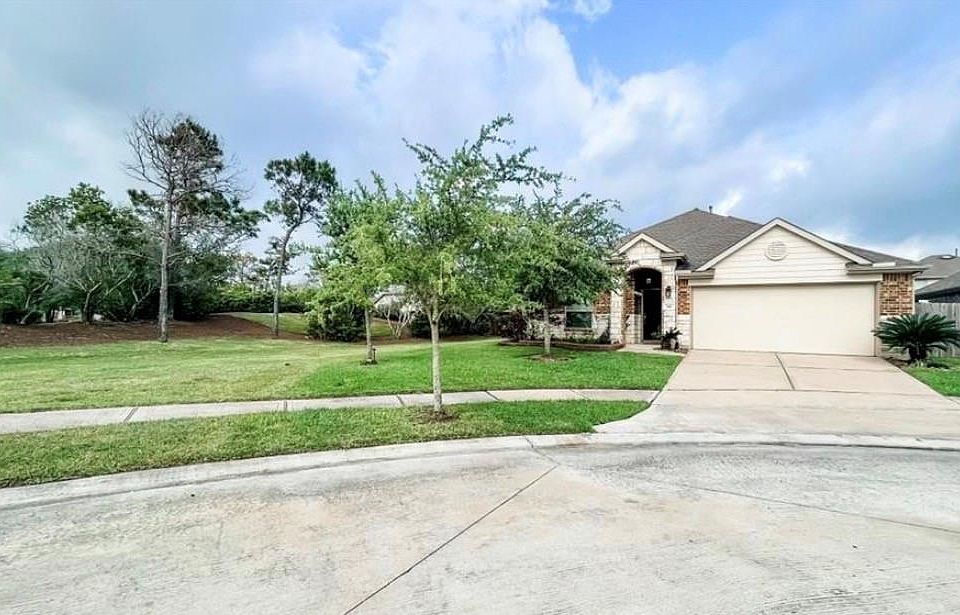 1st image of 516 Fieldhaven Ct