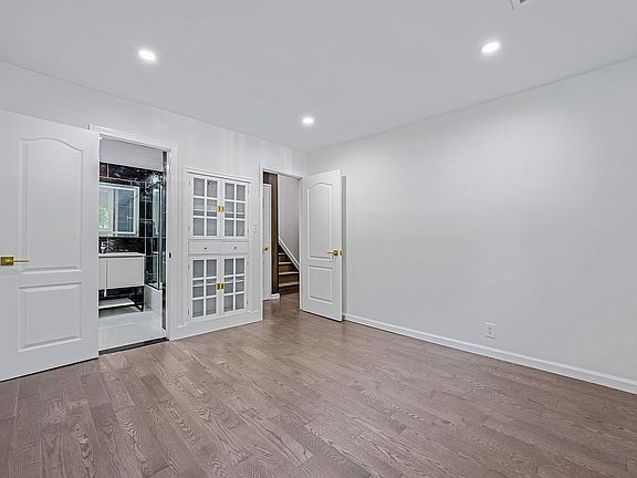 5th image of 16-52 202nd St